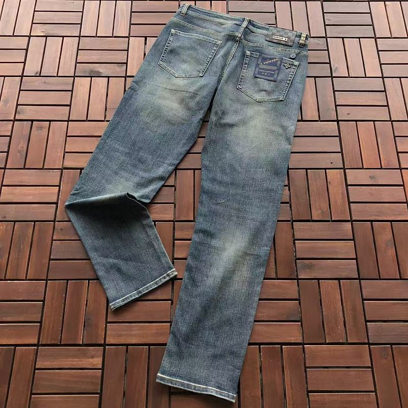 L🔥JEANS 66090418 (im 185CM 70KG iwear size 33 in the photo)
