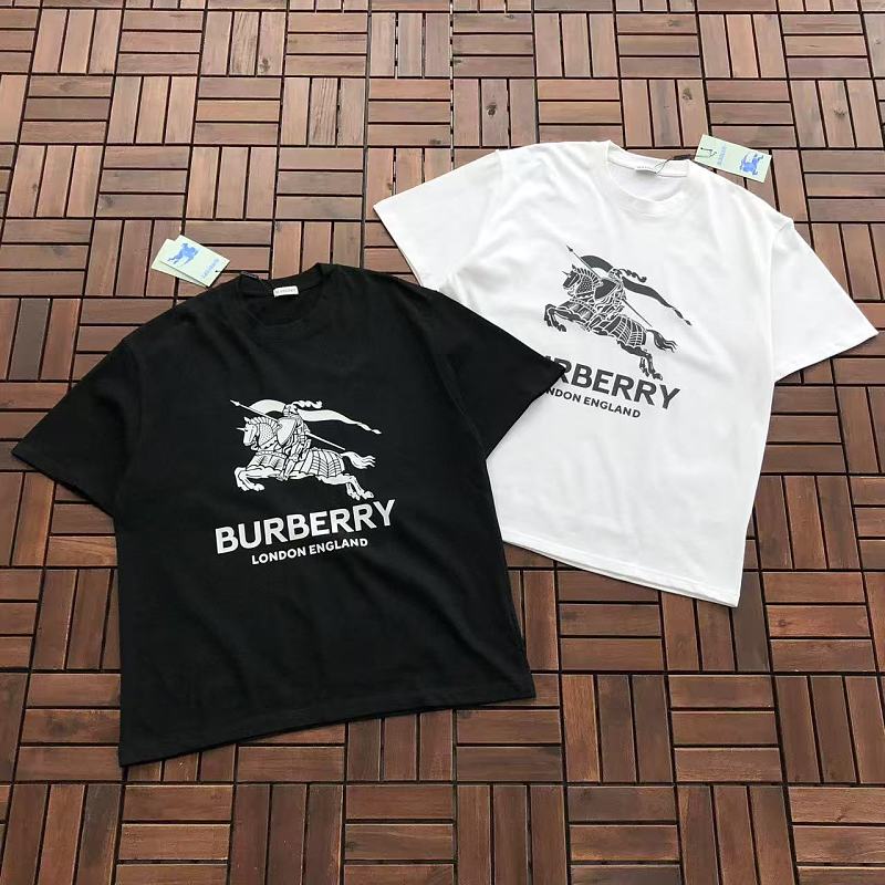 BURBERRY T-SHIRT 55081475 (im 185CM 70KG iwear size M in the photo)