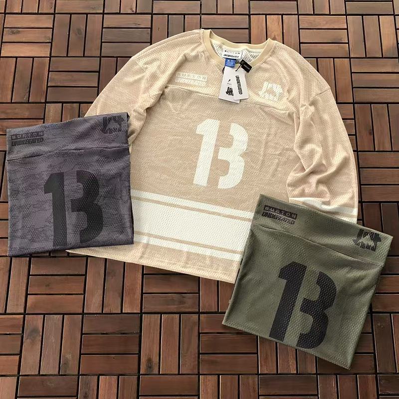 UNDEFEATED & BURTON LONG-SLEEVE 88050325 (im 185CM 80KG iwear size M in the photo)