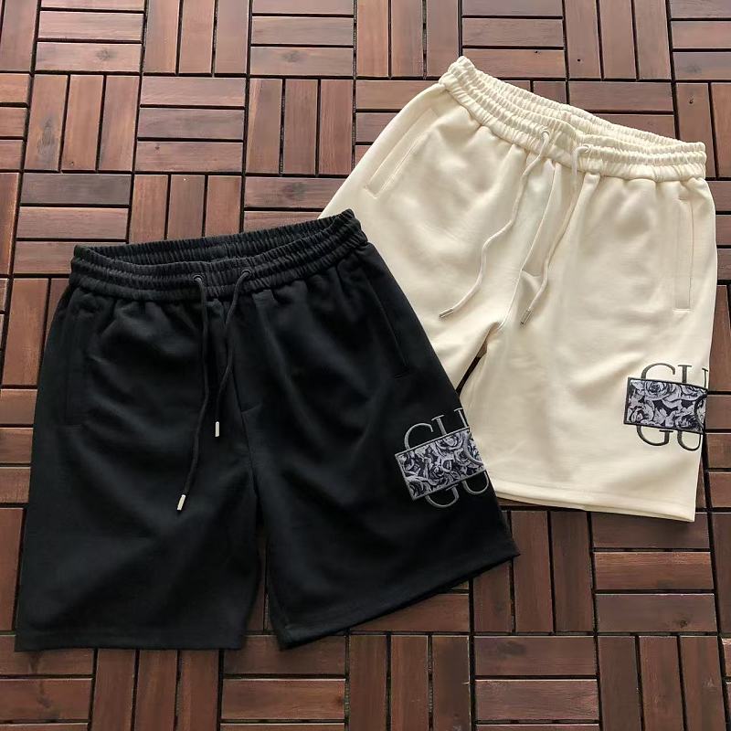 GUCCI SHORTS 66042056 (im 176CM 58KG iwear size M in the photo)