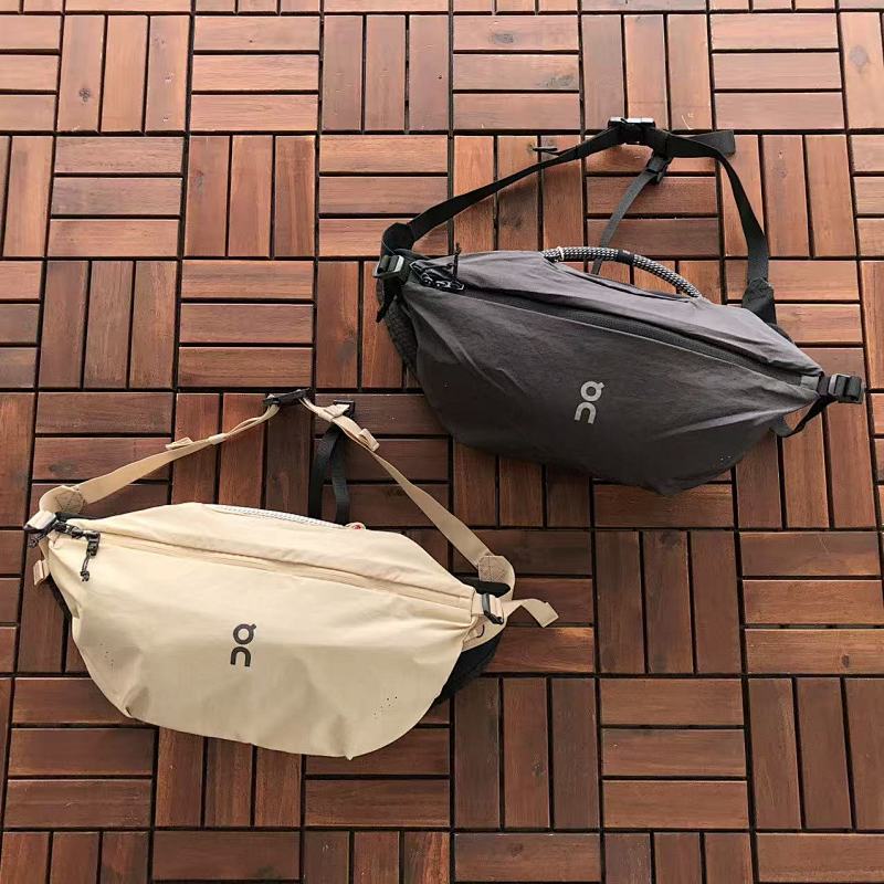 ON RUNNING BAG 66030957（36CM*21CM）