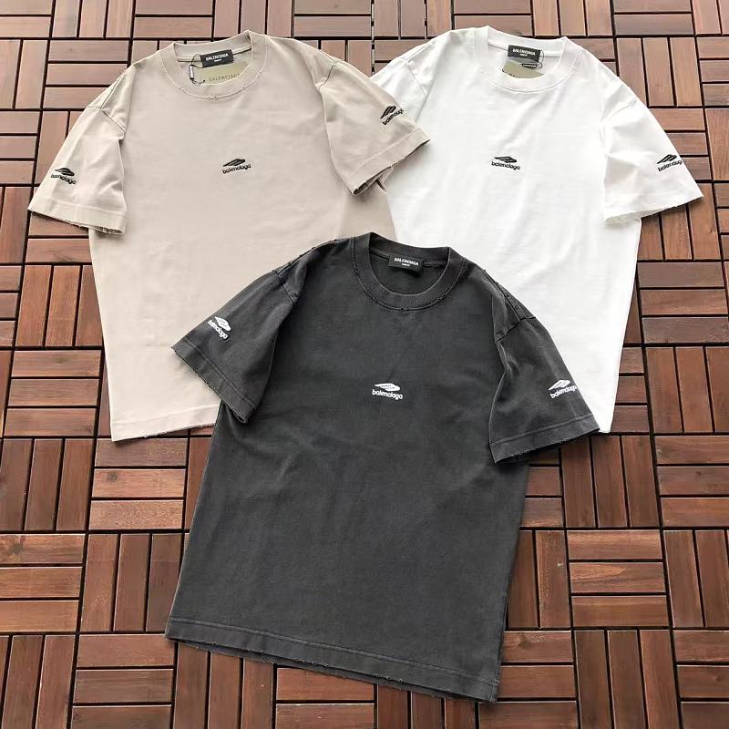 BALENCIAGA T-SHIRT 77071606 (im 185CM 80KG iwear size S in the photo)