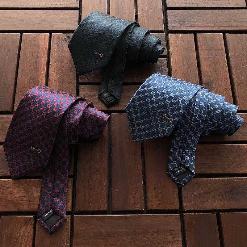 GUCCI TIE 55032749