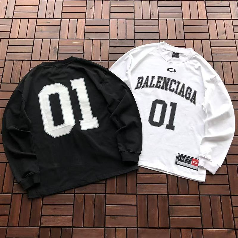 BALENCIAGA LONG-SLEEVE 66080251 (im 185CM 70KG iwear size L in the photo)