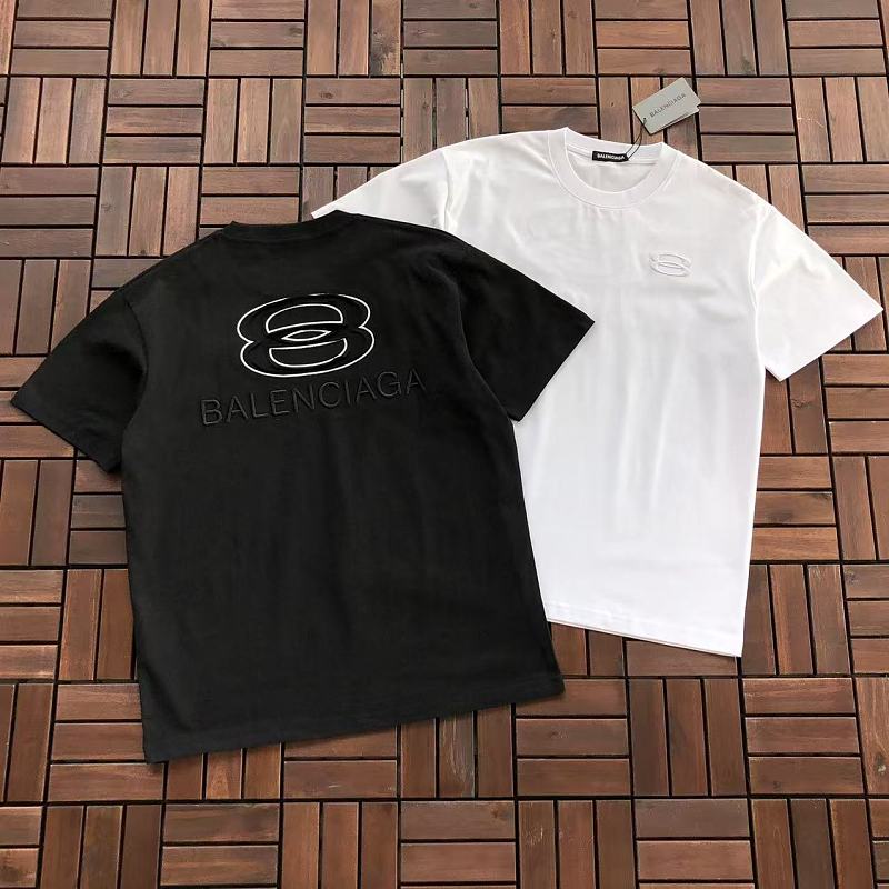 BALENCIAGA T-SHIRT 55042611 (im 185CM 80KG iwear size M in the photo)
