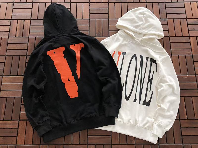 VLONE HOODIE 33120130 (im 176CM 58KG iwear size M in the photo)