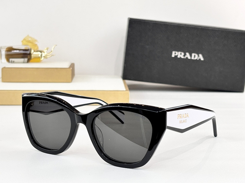PRADA SUNGLASSES 11122367