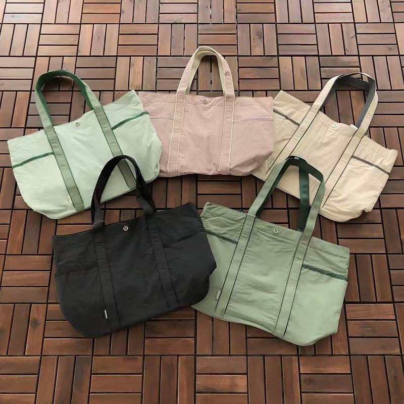 LULULEMON BAG 66062229 （长49CM*宽33CM*高15CM）