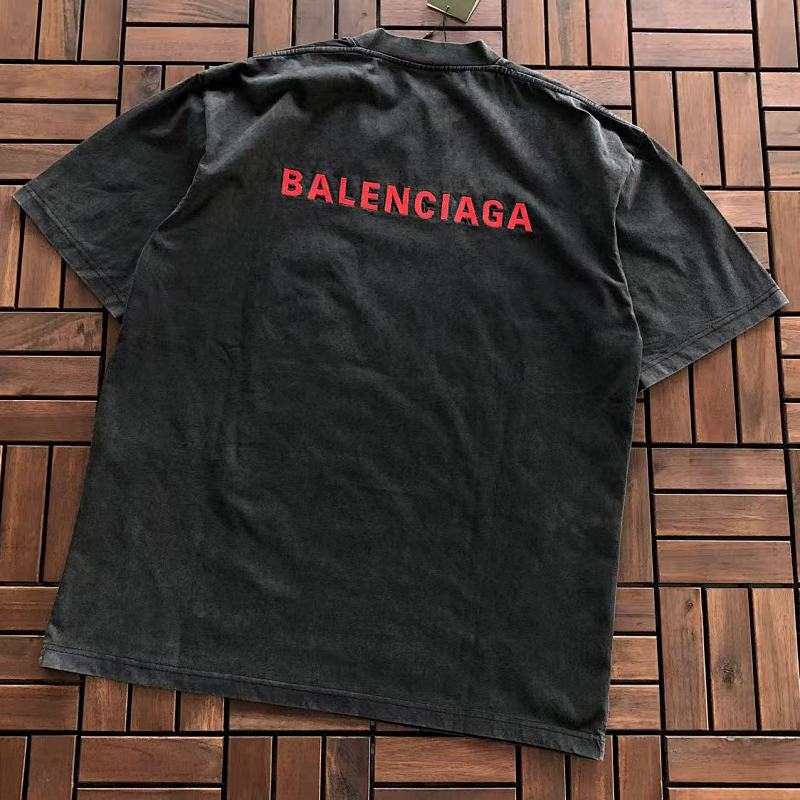 BALENCIAGA T-SHIRT 11102711 (im 176CM 58KG iwear size M in the photo)