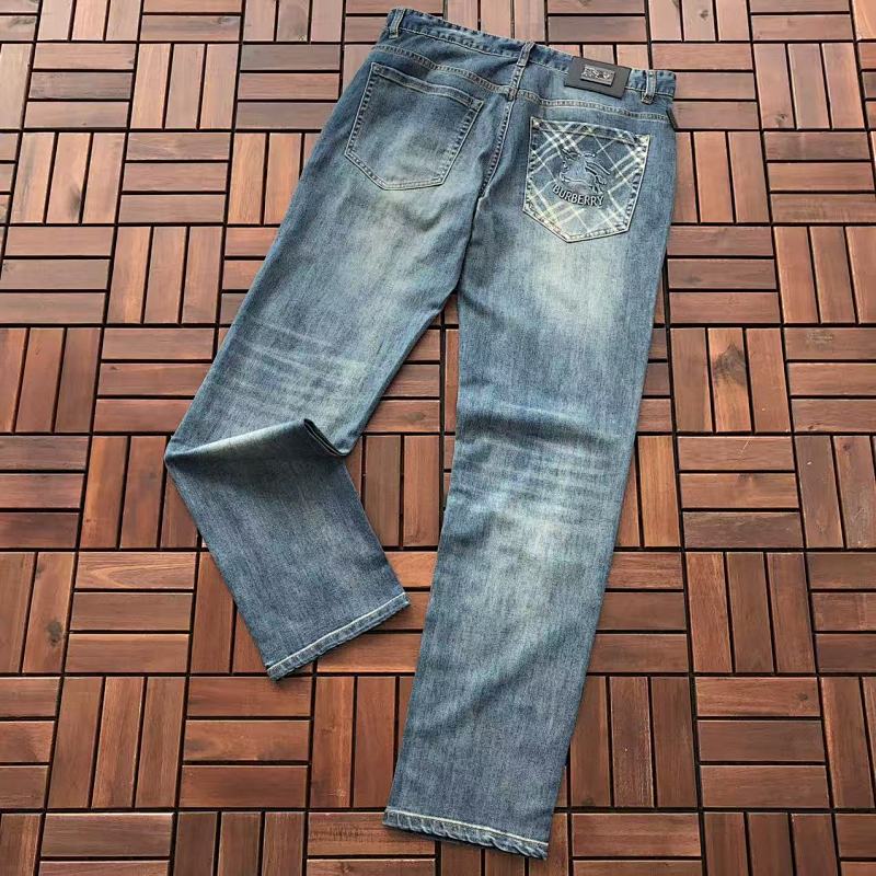 BURBERRY JEANS 66020625 (im 185CM 70KG iwear size 34 in the photo)
