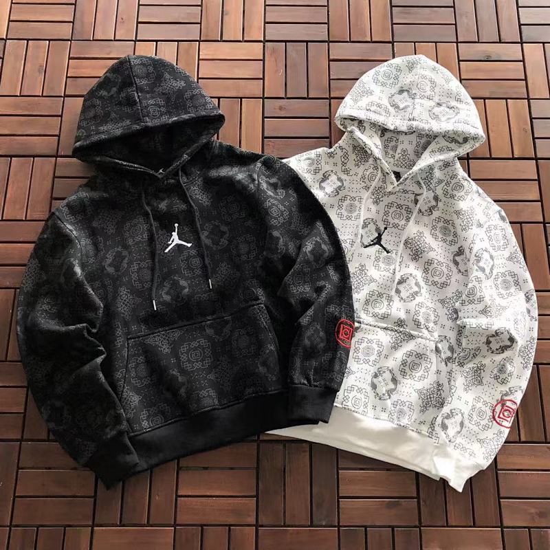 AIR JORDAN HOODIE FLEECE 33111243 (im 176CM 58KG iwear size M in the photo)