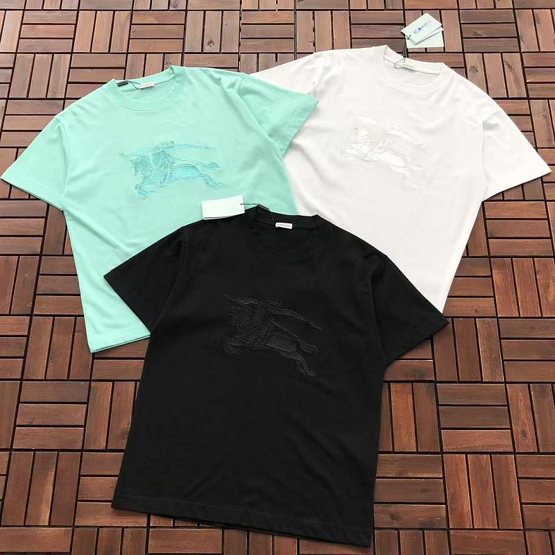 BURBERRY T-SHIRT 77052620 (im 185CM 70KG iwear size M in the photo)