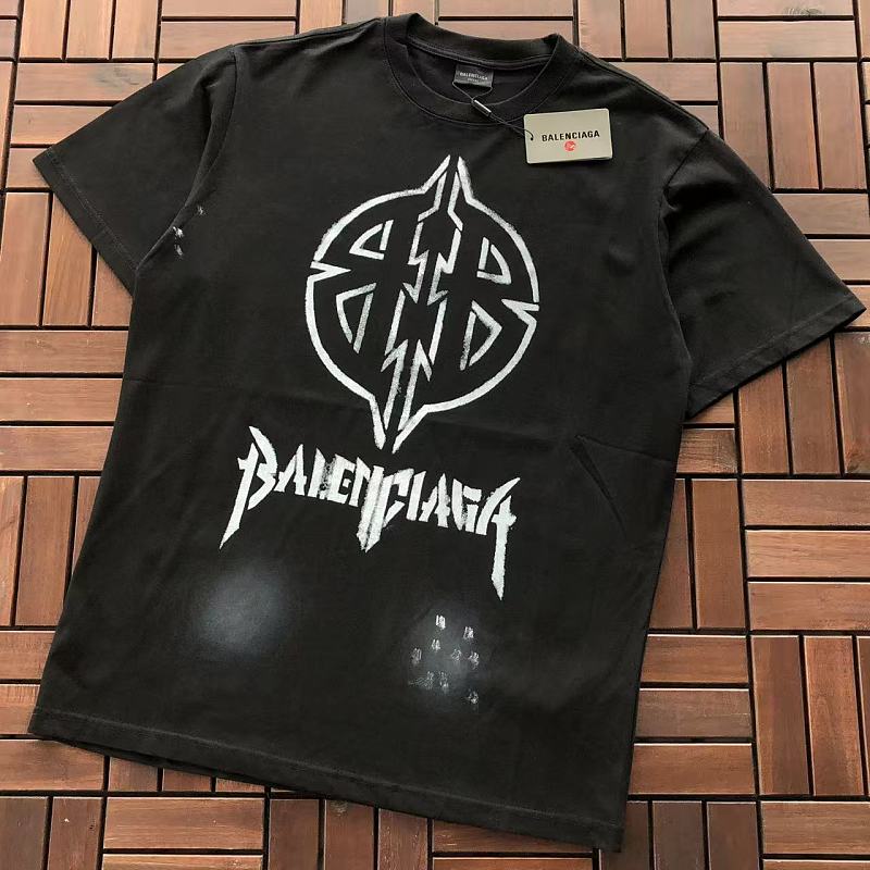 BALENCIAGA T-SHIRT 77042197 (im 185CM 80KG iwear size S in the photo)