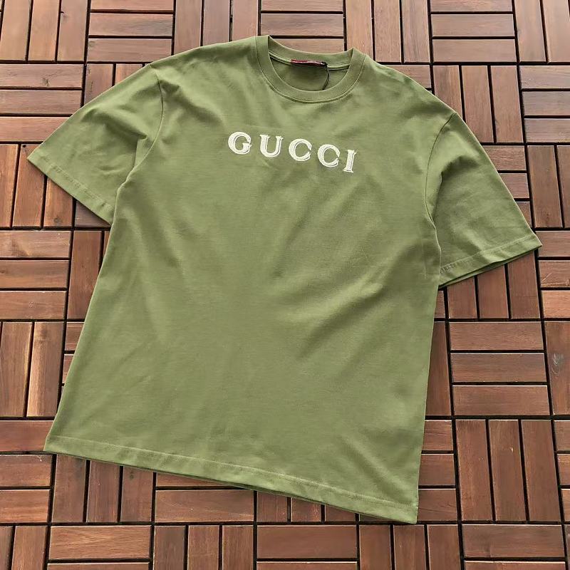 GUCCI T-SHIRT 66042271(im 176CM 58KG iwear size S in the photo)