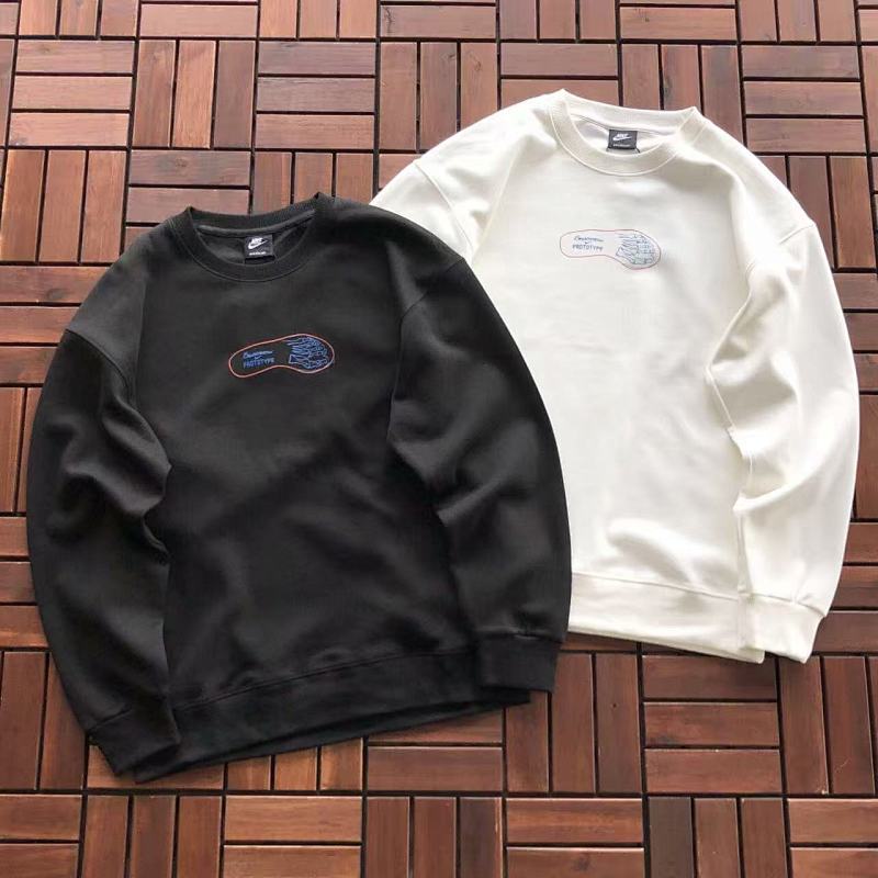 NIKE SWEATER 22103124 (im 176CM 58KG iwear size M in the photo)