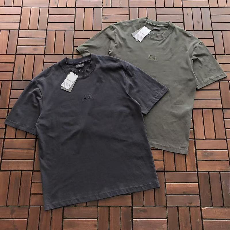BALENCIAGA T-SHIRT 66042242 (im 176CM 58KG iwear size M in the photo)