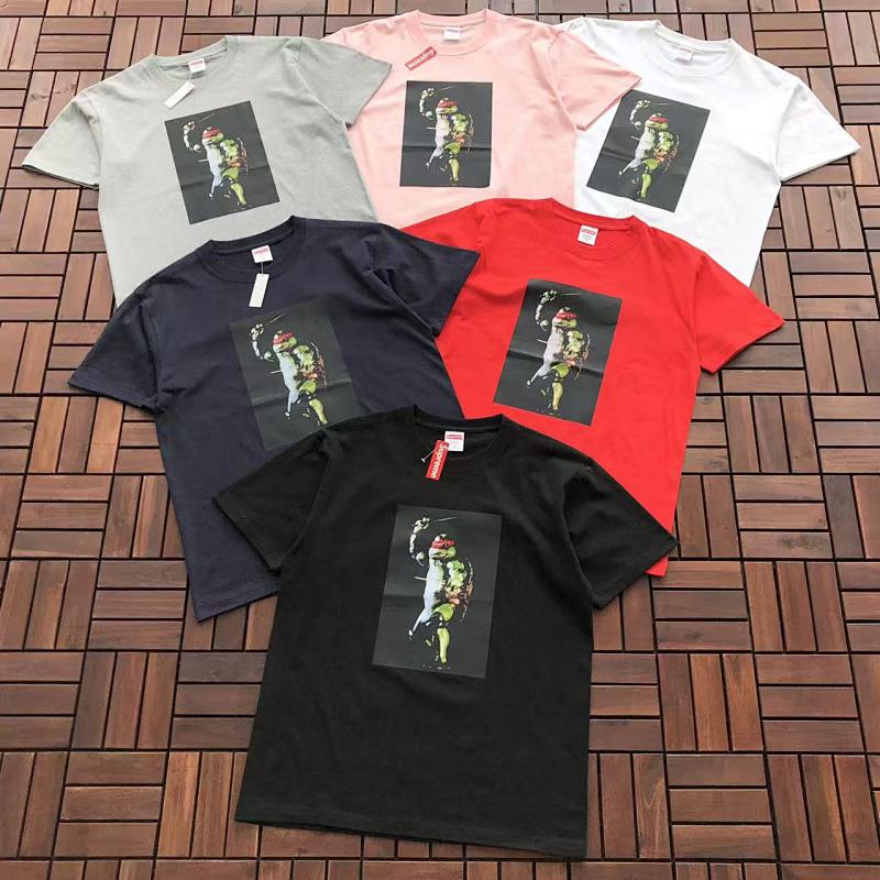SUPREME T-SHIRT 55022729 (im 176CM 58KG iwear size M in the photo)