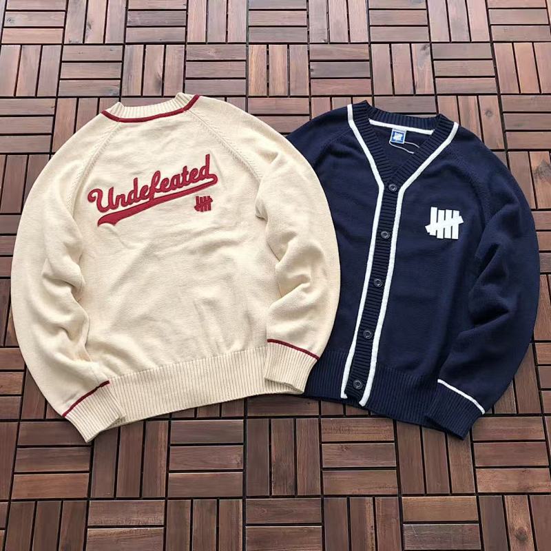 UNDEFEATED SWEATER 11121809 (im 176CM 58KG iwear size S in the photo)