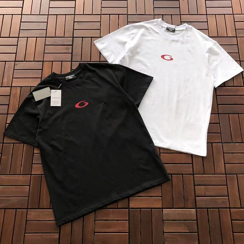 BALENCIAGA T-SHIRT 55043022 (im 185CM 70KG iwear size M in the photo)