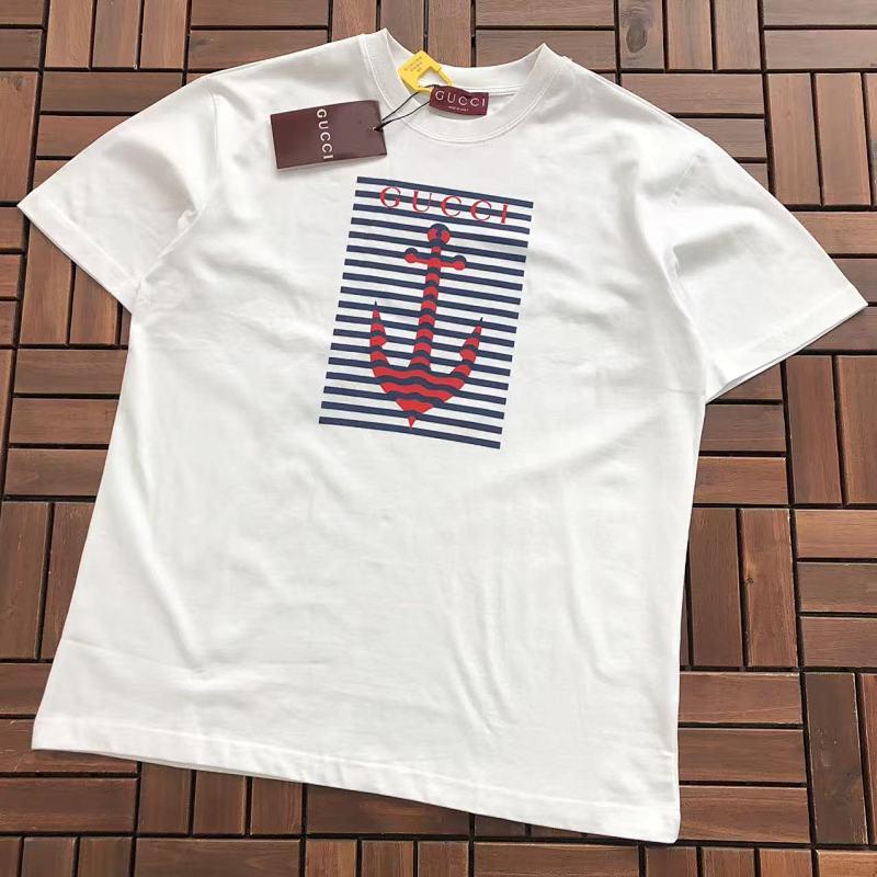 GUCCI T-SHIRT 77011649 (im 176CM 58KG iwear size M in the photo)