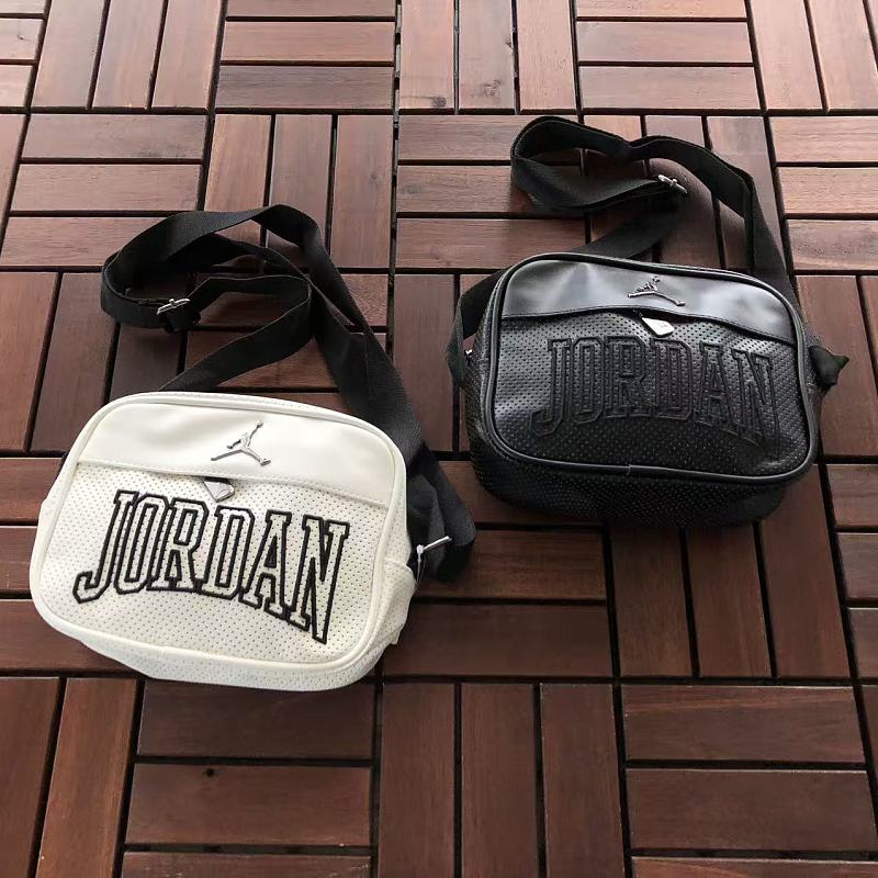AIR JORDAN BAG 66070115（长20CM*宽14CM*高7CM）