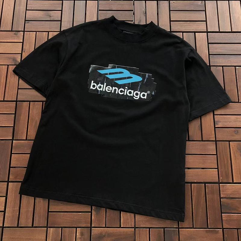 BALENCIAGA T-SHIRT 77052664 (im 185CM 70KG iwear size S in the photo)
