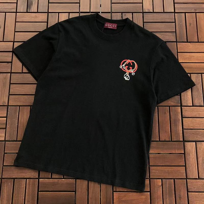 GUCCI T-SHIRT 55072013 (im 185CM 70KG iwear size S in the photo)
