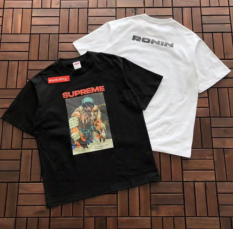SUPREME T-SHIRT 11112114 (im 176CM 58KG iwear size M in the photo)