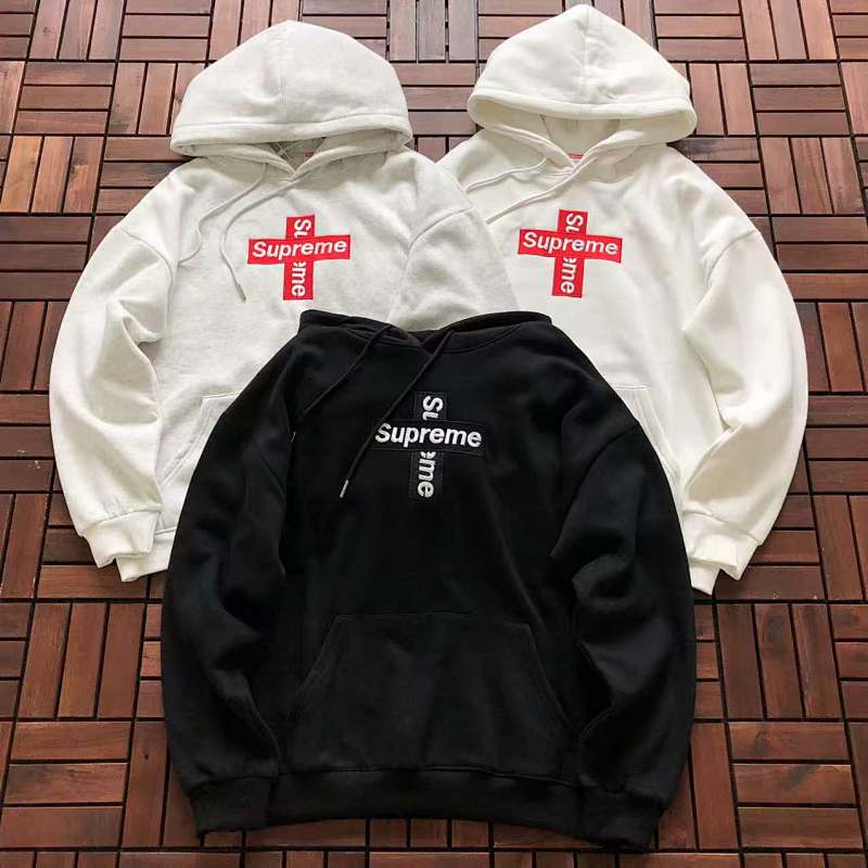 SUPREME HOODIE 22090709 (im 180CM 68KG iwear size M in the photo）