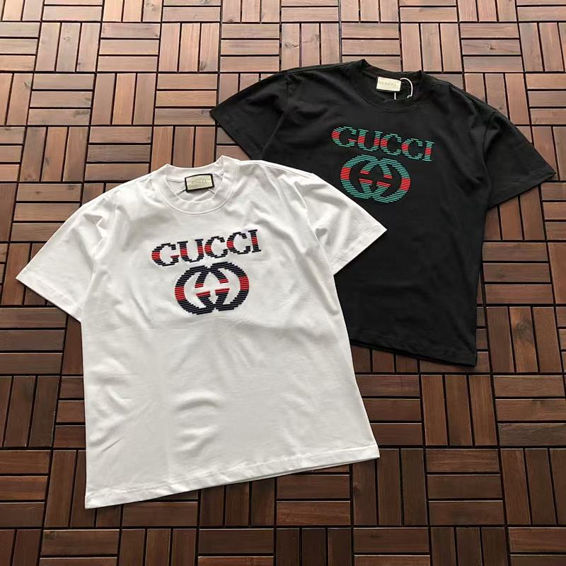 GUCCI T-SHIRT 33121014 (im 176CM 58KG iwear size S in the photo)