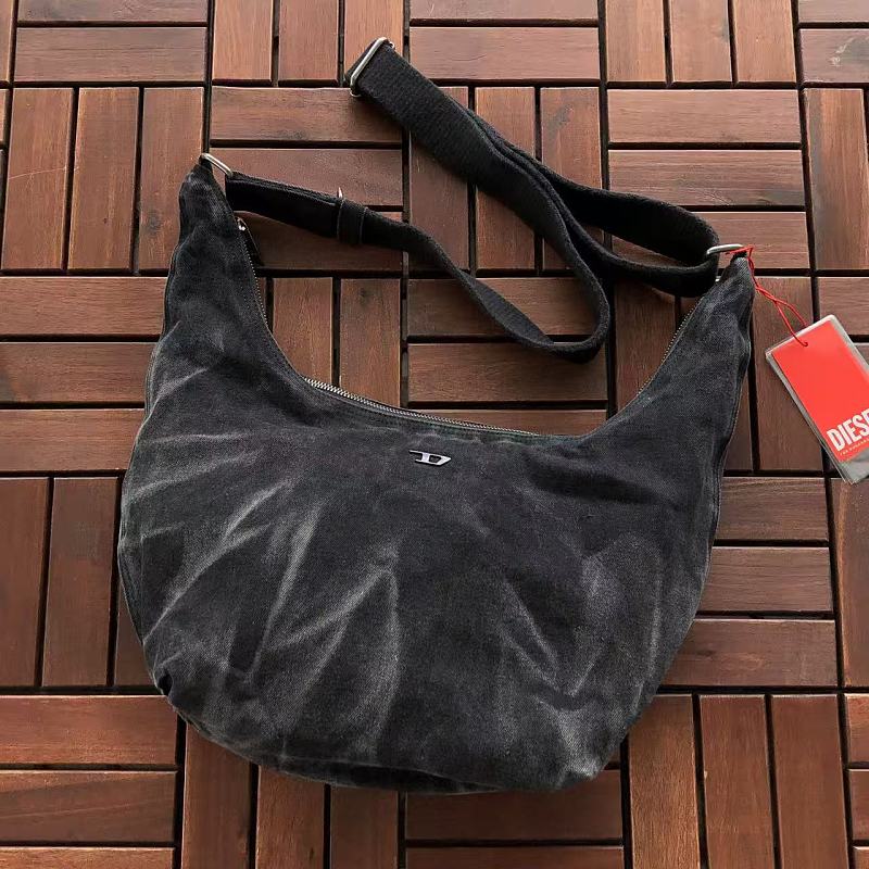 DIESEL BAG 66071736（长43CM*宽28CM）
