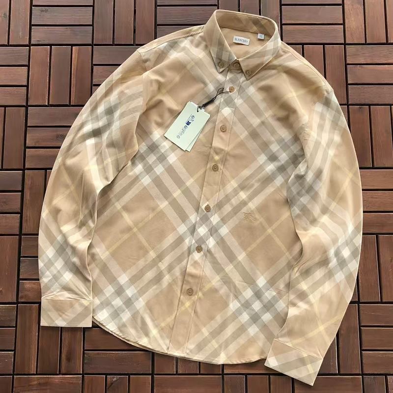 BURBERRY LONG-SLEEVE 66090119 im 180CM 68KG iwear size 2XL in the photo)