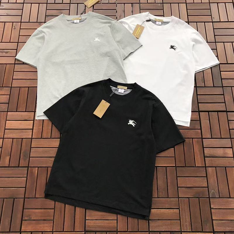 BURBERRY T-SHIRT 88060706 (im 185CM 70KG iwear size M in the photo)