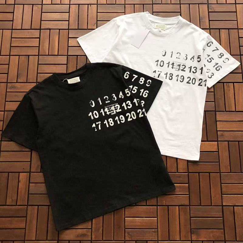 MAISON MARGIELA T-SHIRT 33101348 (im 180CM 68KG iwear size 46 in the photo)
