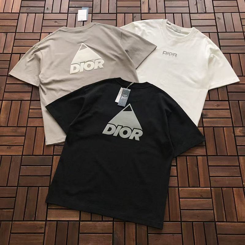 DIOR T-SHIRT 11121426 (im 176 CM 58 KG iwear size M in the photo)