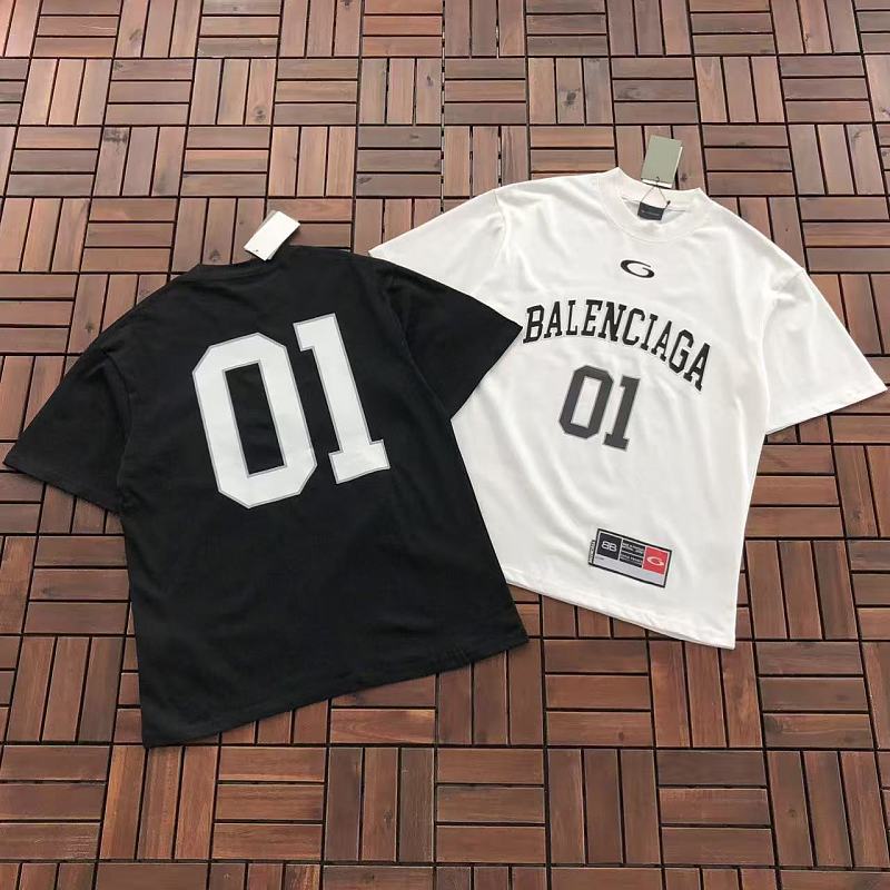BALENCIAGA T-SHIRT 88042908 (im 185CM 70KG iwear size S in the photo)