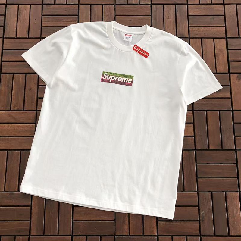 SUPREME T-SHIRT 77032447 (im 180CM 68KG iwear size M in the photo)
