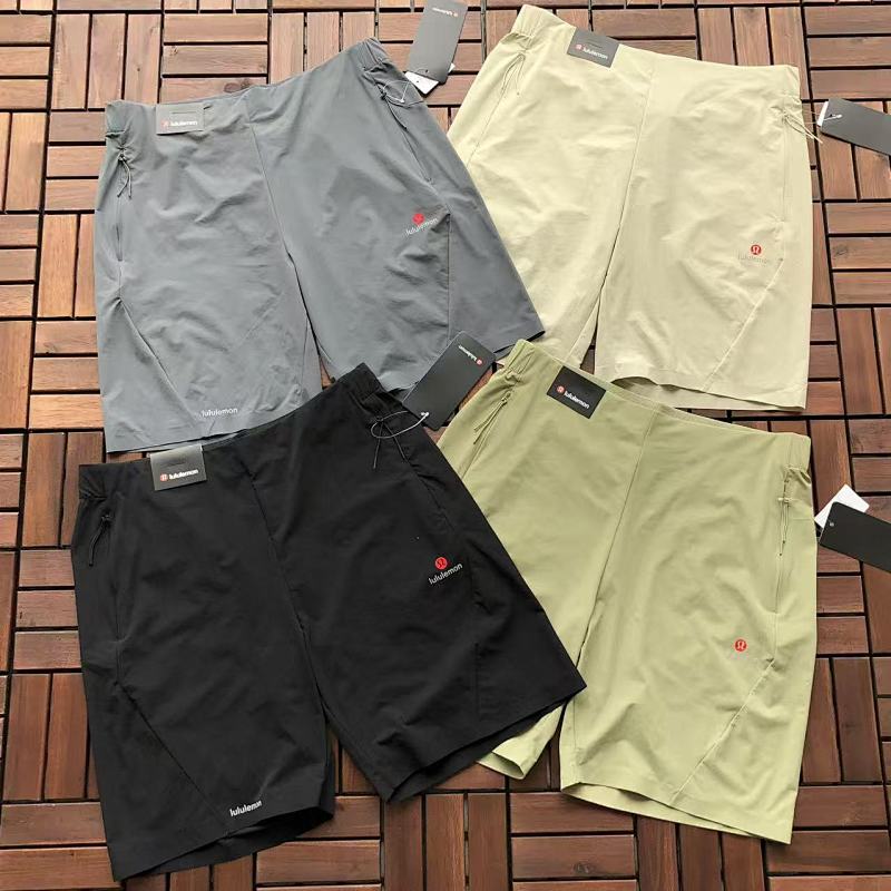 LULULEMON SHORTS 66040634 (im 185CM 80KG iwear size XL in the photo)