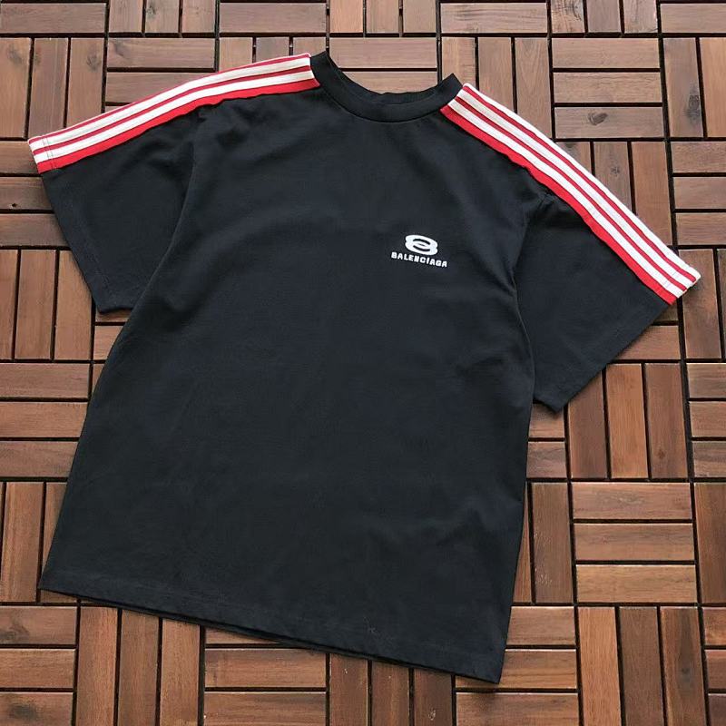 BALENCIAGA T-SHIRT 11101699 (im 180CM 68KG iwear size 2 in the photo)