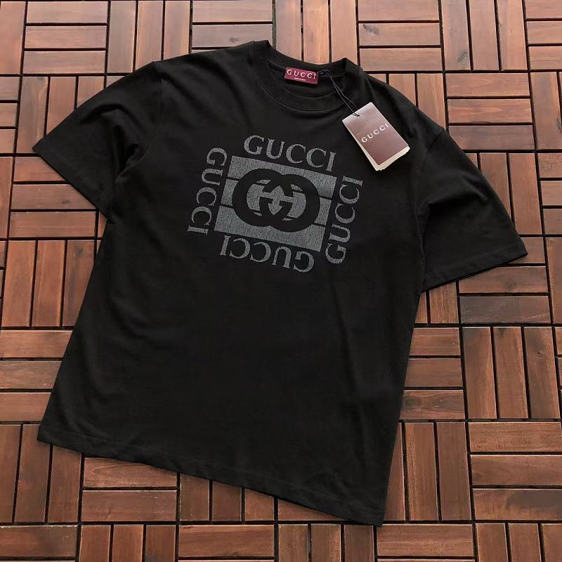 GUCCI T-SHIRT 66042246 (im 176CM 58KG iwear size S in the photo)