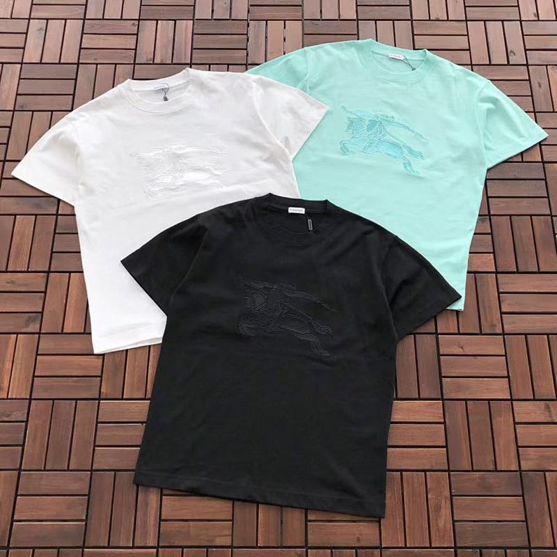 BURBERRY T-SHIRT 77010809 (im 176CM 58KG iwear size M in the photo)