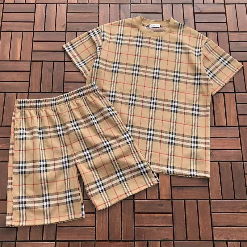 BURBERRY T-SHIRT SHORTS 33122438 (im 176CM 58KG iwear size L in the photo)