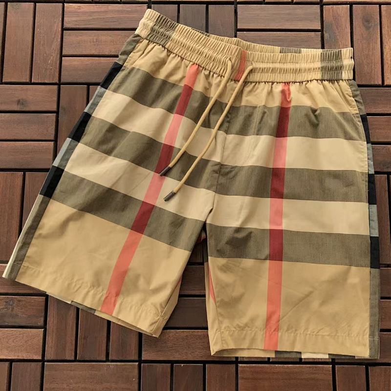 BURBERRY SHORTS 66030947 Random grid (im 185CM 80KG iwear size M in the photo)