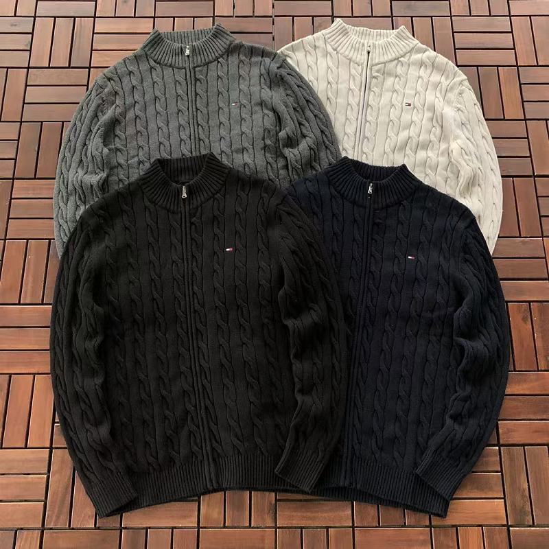 T 🔥🔥🔥 H🔥🔥🔥R SWEATER 77082556 (im 185CM 70KG iwear size M in the photo)