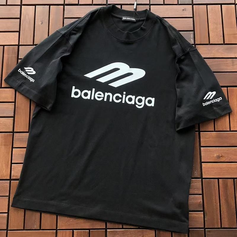 BALENCIAGA T-SHIRT 55052695 (im 185CM 80KG iwear size S in the photo)