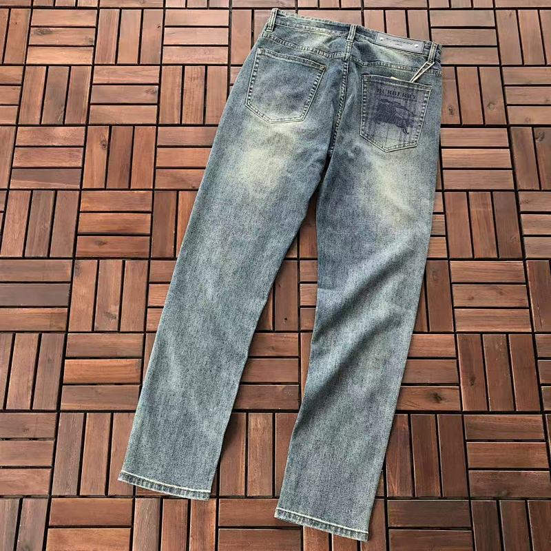 BURBERRY JEANS 66012324 (im 185CM 80KG iwear size 32 in the photo)