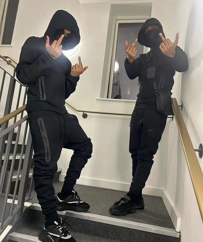 TF 2023 FB7921-010 zip-up coat FB8002-010 pants (im 180CM 68KG iwear size S in the photo)
