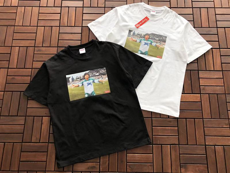 SUPREME T-SHIRT 11112117 (im 176CM 58KG iwear size L in the photo)