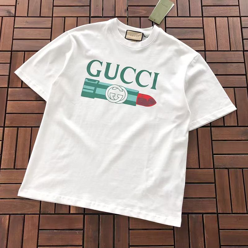 GUCCI T-SHIRT 66042251 (im 176CM 58KG iwear size S in the photo)