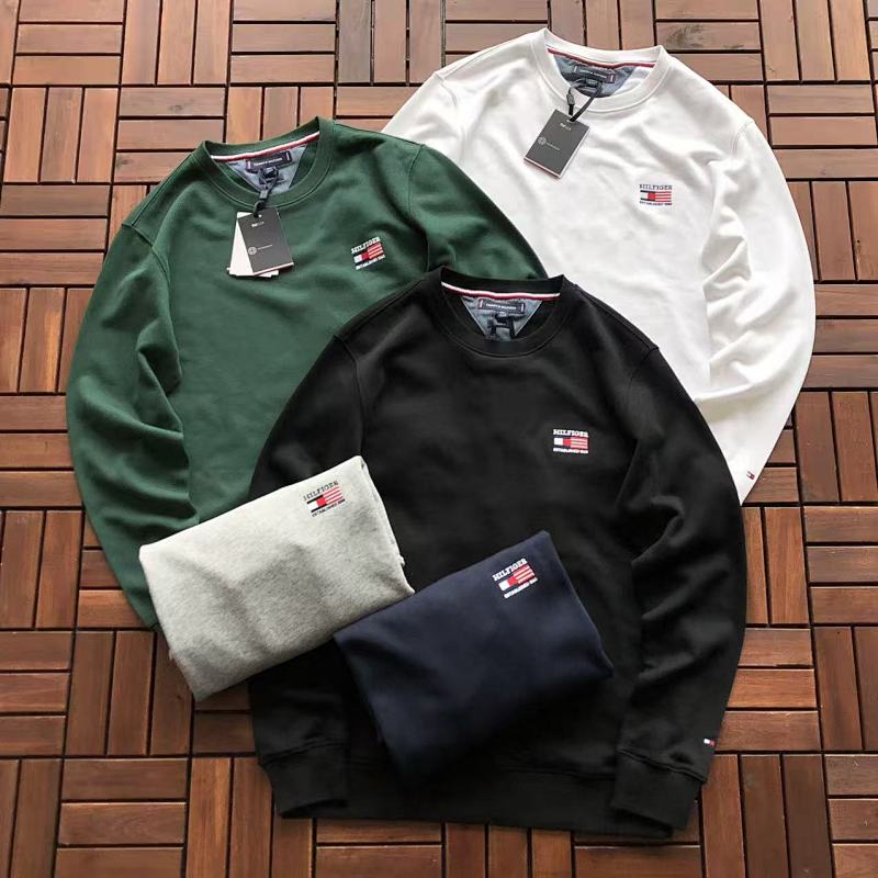 T 🔥🔥🔥 H🔥🔥🔥R SWEATER 22110606 (im 184CM 80KG iwear size M in the photo)